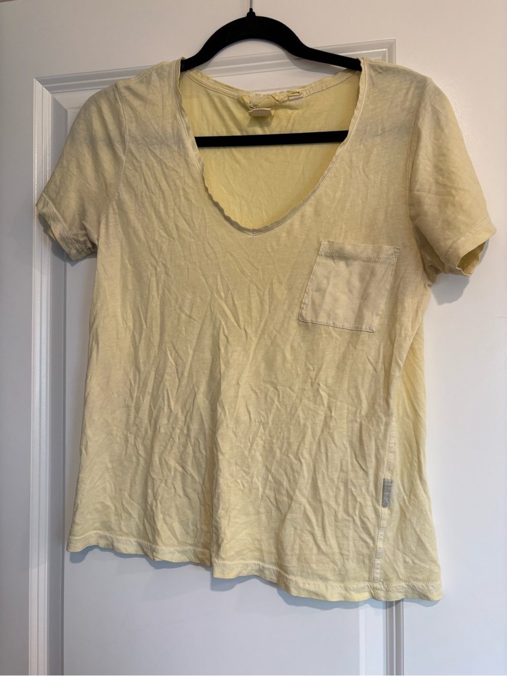 Women's Short Sleeve Scoop Neck Pocket Tee - Yellow